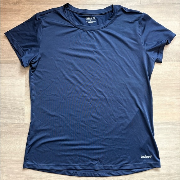 Baleaf Tops - Breathable relaxed Athletic Top in Navy- size L